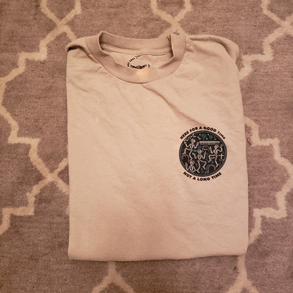 Mens medium skeleton boyfriend tshirt